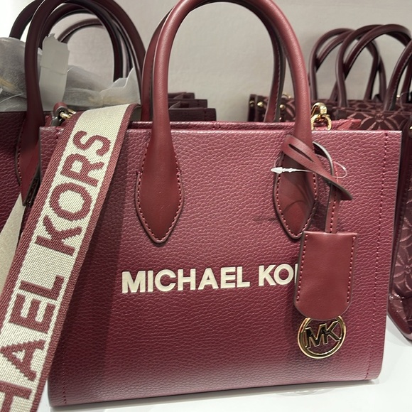 Michael Kors Mirella Small Pebbled Leather Crossbody Bag
Oxblood 
NWT - Picture 7 of 16